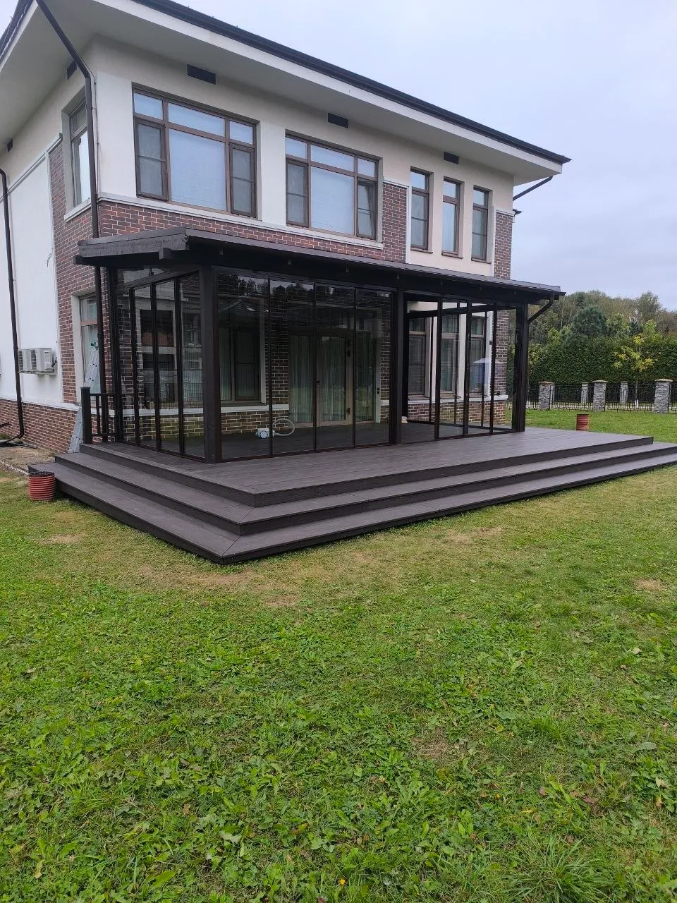 Веранда с панорамным остеклением
